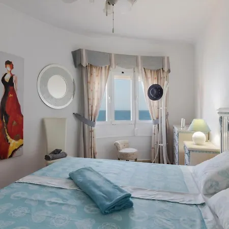 Apartman 1 Line Beachfront With Stunning Sea View